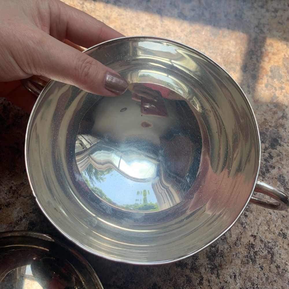 Great silver container with lid. - Picture 4 of 7